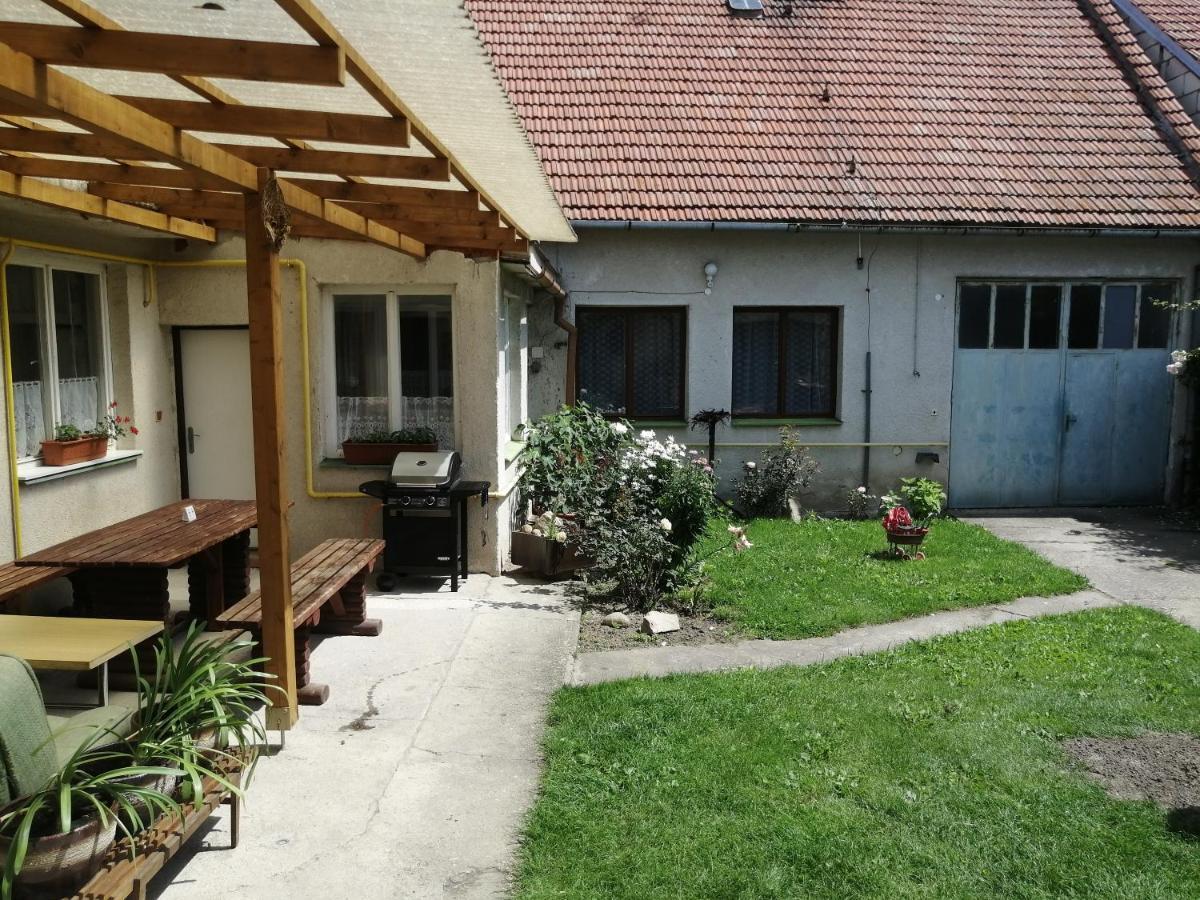 U Ladi Apartment Bulhary Exterior photo
