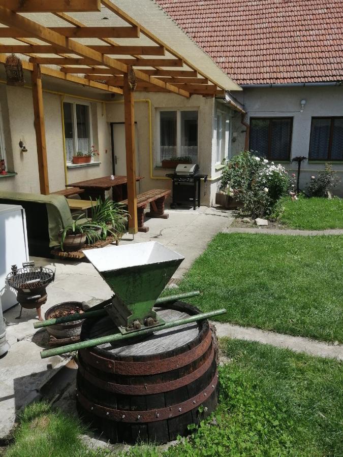 U Ladi Apartment Bulhary Exterior photo